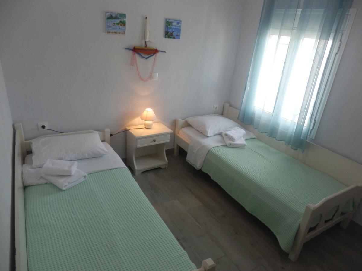 Zephyros Family Apartments 2 Órmos Panajías Eksteriør bilde